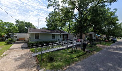 YIWORK Gulf Coast Manicure Lawn Service