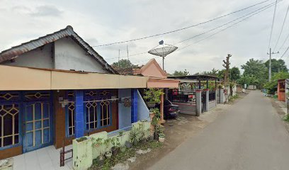 Gubuk Pakan Burung Naila