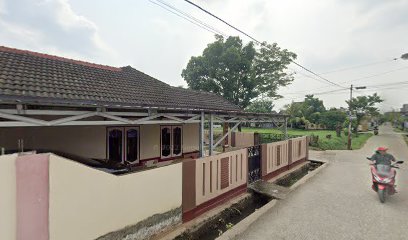 Sewa Gaun Risa