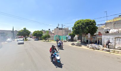 Depósito de reciclaje FIERROS TORCIDOS GARAGE