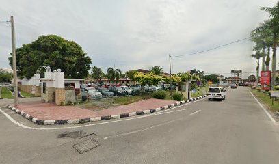 Poliklinik Maharani Parking