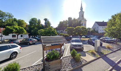 Öffentlicher Parkplatz - Doktor Rudolf Kraus-Platz