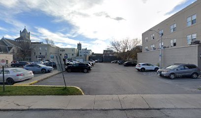 276 Queen St Parking