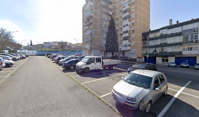 R. Palmeira 12A Parking