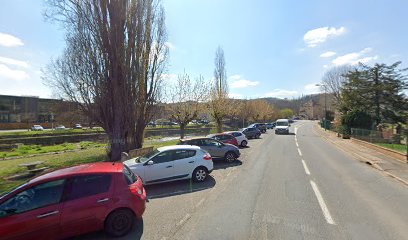 Parking (Route de Chazay) (40 places)