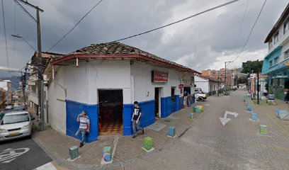 Tres cuarto parrilla La estrella