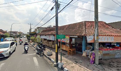 Toko Pakan Burung Pojok