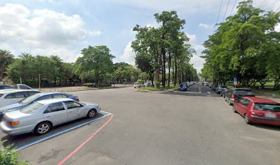 Dong feng parking lot
