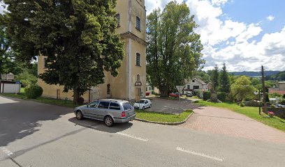 Parkoviště U kostela