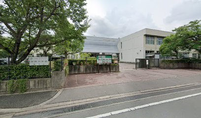 亀岡市立詳徳中学校