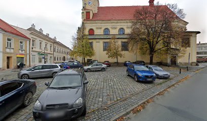 Parkoviště u kostela Holešov