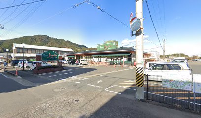 Ａコープランティス店駐車場