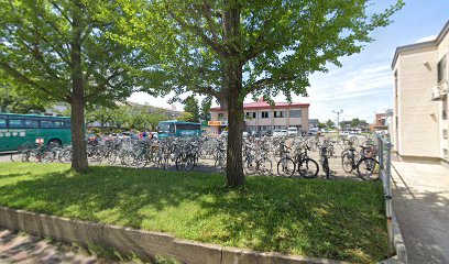 青森山田高等学校 自転車置き場