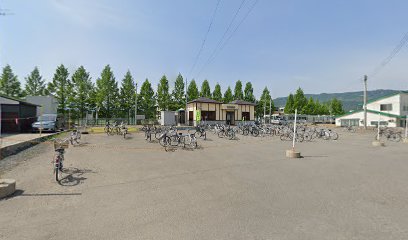 南米沢駅自転車置場