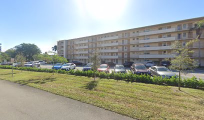 Hillcrest Country Club Apartments