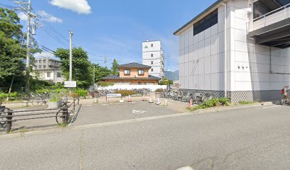 北松本駅前駐輪場