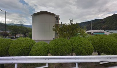 身延小学校水泳プール