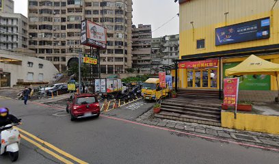 No. 87, Dazhong Street Parking