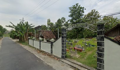 Makam Waruk Petungrejo