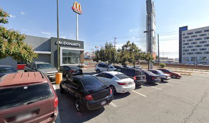Estacionamiento de Plaza Comercial Valvar