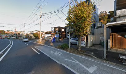 カースタレンタカー磯子上中里店