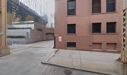 150 North Riverside Garage - ParkABM