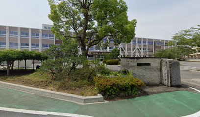 米子市立就将小学校