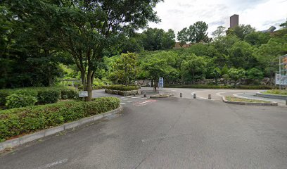 松山側駐車場前(園内バス：ロードトレイン)
