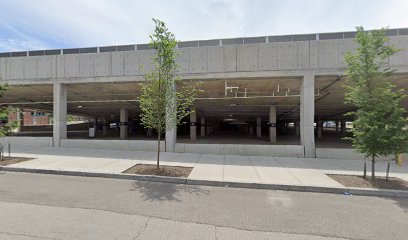 210 Columbia St Parking