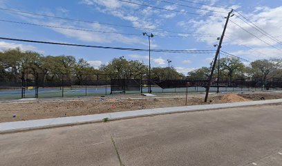 Woodlake Tennis Courts