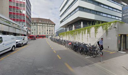 Velo-/Motorradparkplatz