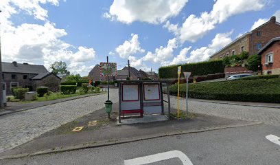 NEUVILLE-EN-CONDROZ Rue du Village