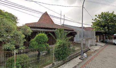 SERAMBI MUSEUM RUMAH JOGLO SURABAYA