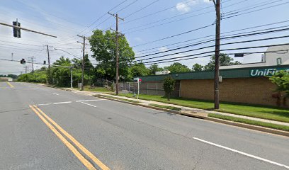 Sheriff Rd & Giant Main Entrance