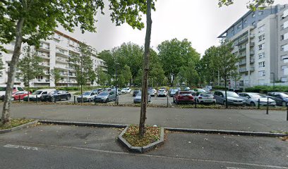 66 Avenue Robert Schuman Parking