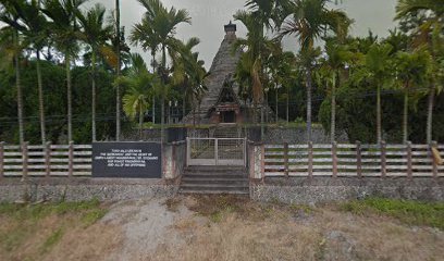 The Monument and The Grave of Ompu Landit Simanihuruk / BR. Sitohang and All of His Offspring