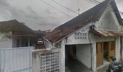 Ngadiwinatan Alleyway Guesthouse