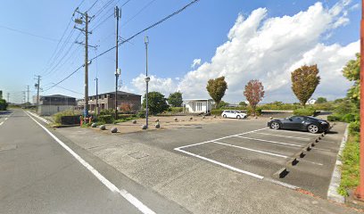 湯日川親水公園 駐車場(エントランス広場側)