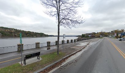 boul. Saguenay / École