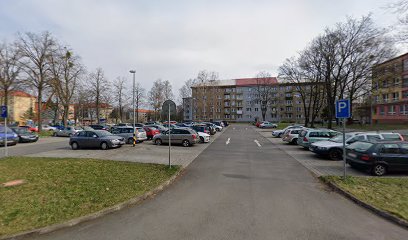 Karla Čapka 1 Parking