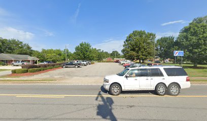 403 N Main St Parking