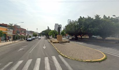 Monumento a Efraín González Luna