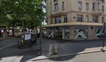 Marché biologique Place du Père Chaillet