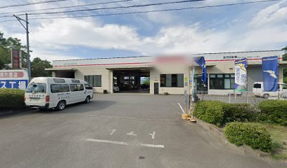 （有）高沢自動車 サービス工場