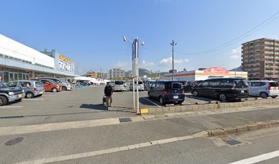 スーパーセンタートライアル新下関店 駐車場
