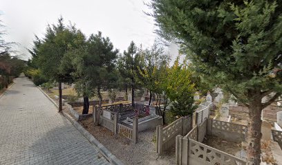 Uluer Aile Mezarlığı