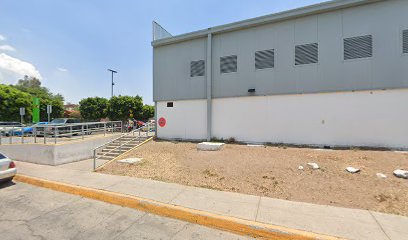 Mi Bodega Aurrerá Parking Lot