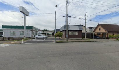 ㈱秋山工務店