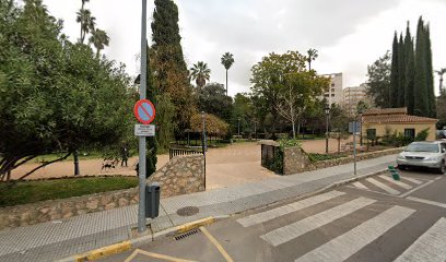 Escultura - Monumento а Adelardo Covarsi - Badajoz