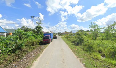 Bengkel sepeda samping hutan